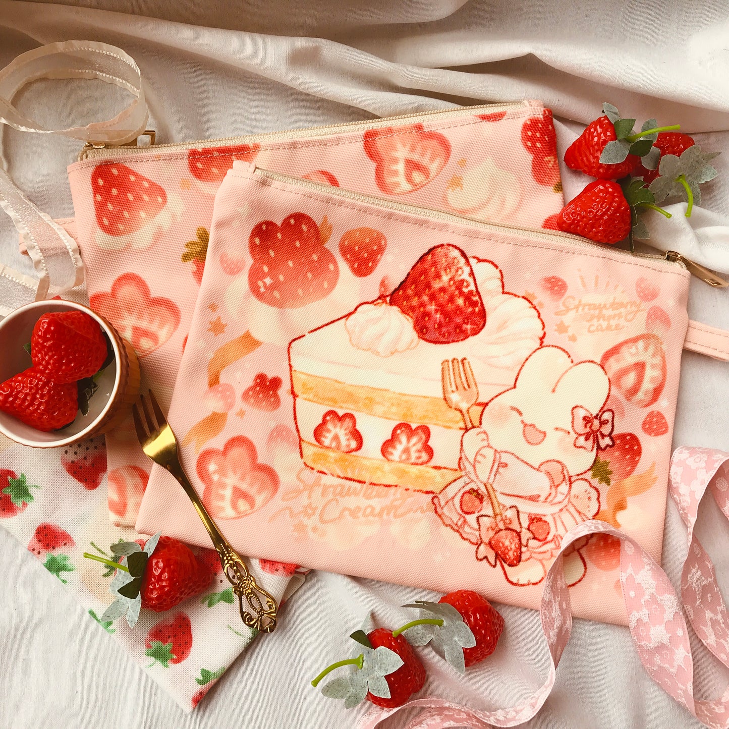 STRAWBERRY CREAM POUCH