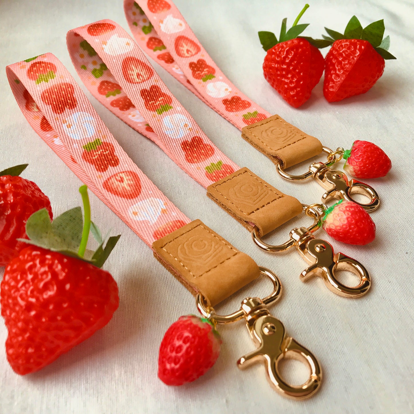 STRAWBERRY CREAM LANYARD